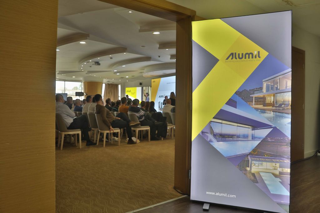 Alumil