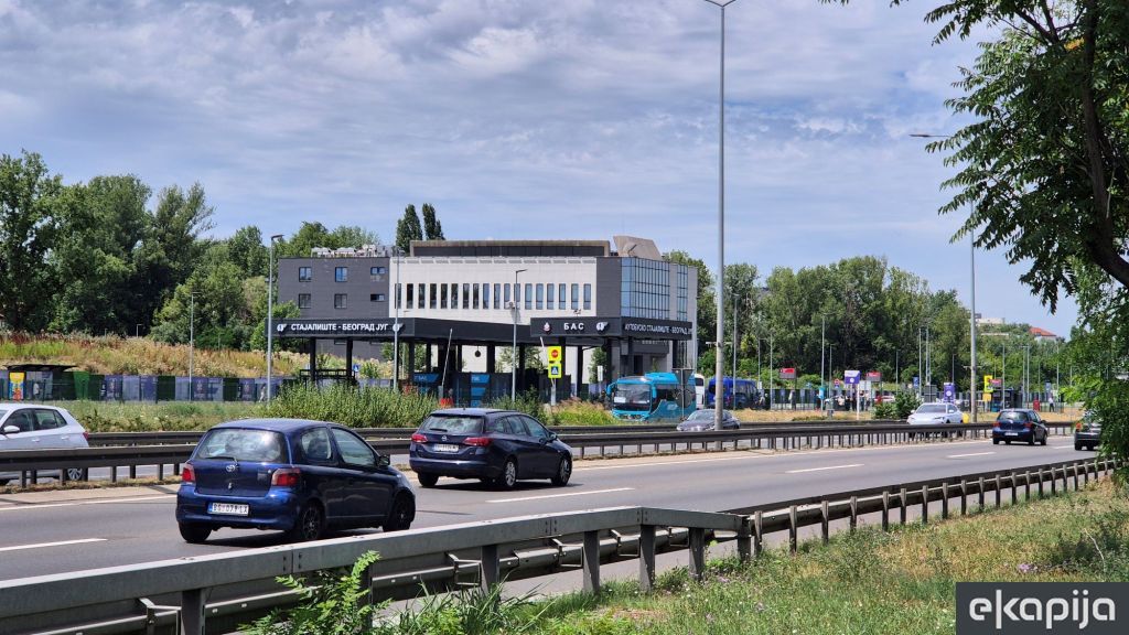 Autobuska stanica Jug na Autokomandi
