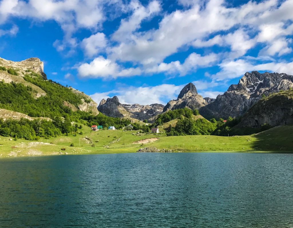 Bukumirsko jezero kod Podgorice