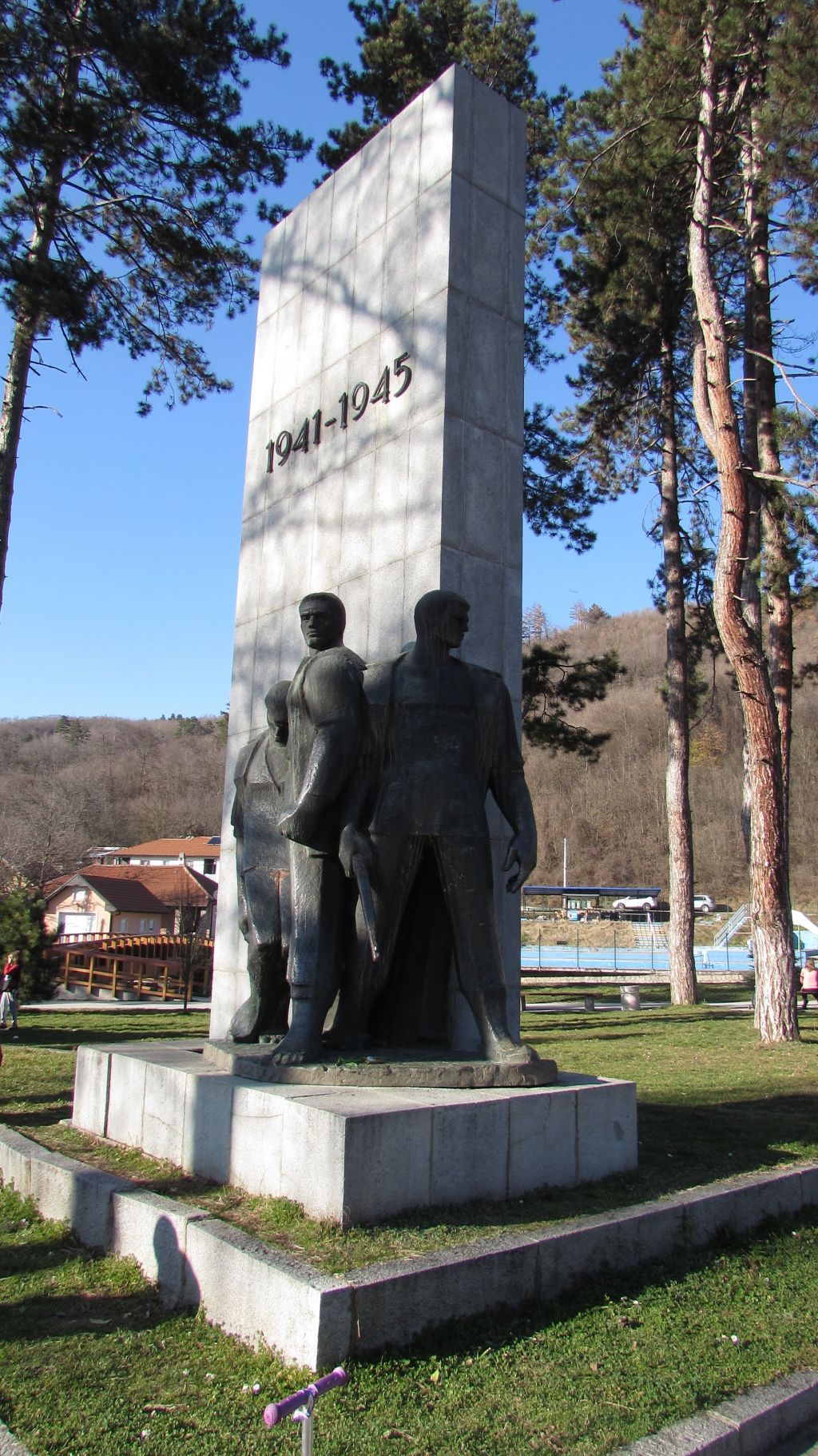 Centralni spomenik NOR Surdulica