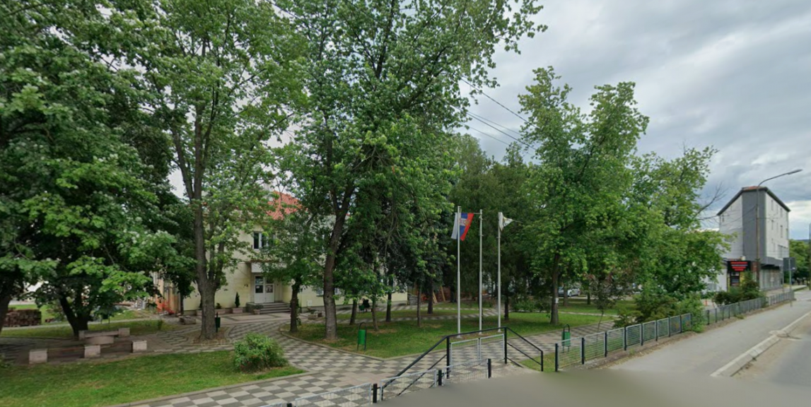 Centralni trg Merošina