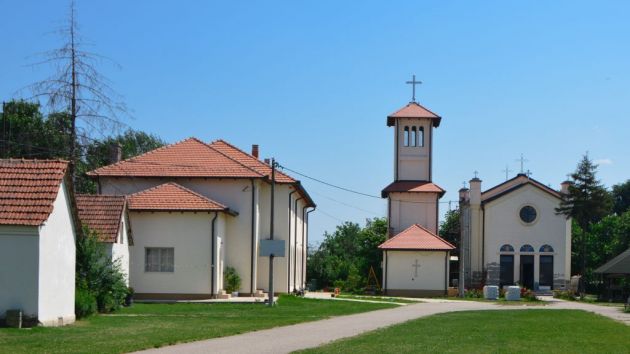 Crkva rođenja Presvete Bogorodice Zvečka Obrenovac