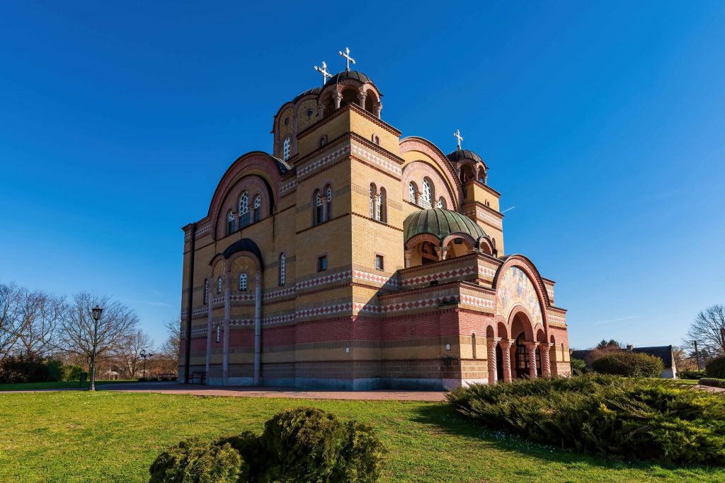 Crkva sabora svetih apostola Apatin