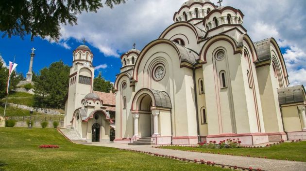 Crkva Svetih apostola Petra i Pavla Doboj