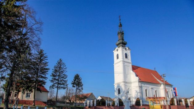 Crkva Svetih Petra i Pavla Berkasovo kod Šida