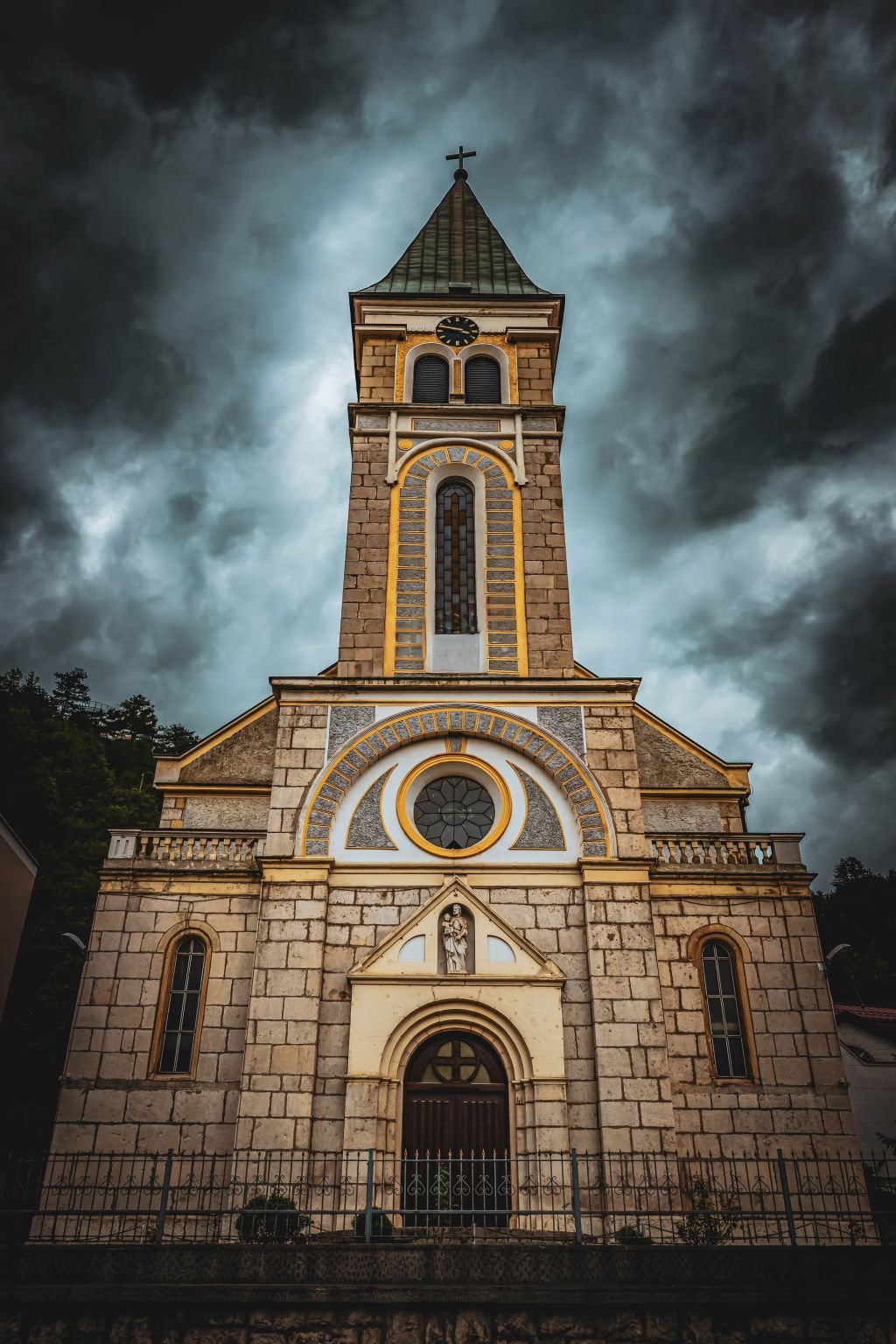 Franjevački samostan i Crkva Svetog Ivana krstitelja Konjic