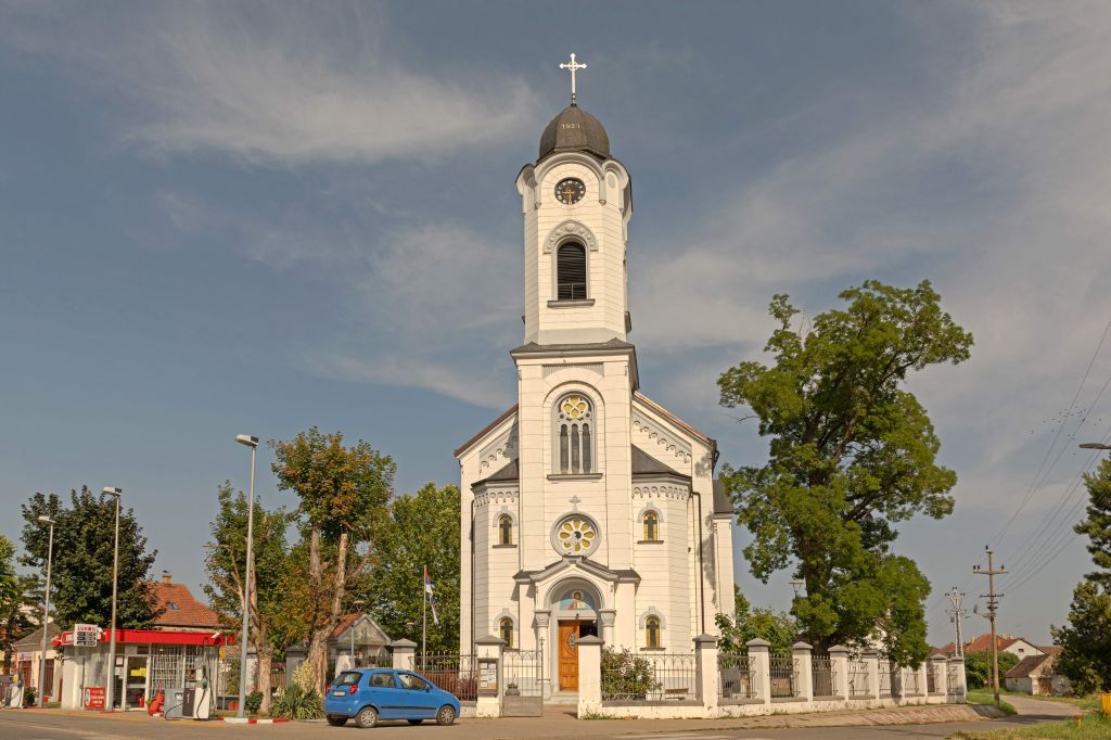 Hram prenosa moštiju Svetog oca Nikolaja Belegiš Stara Pazova