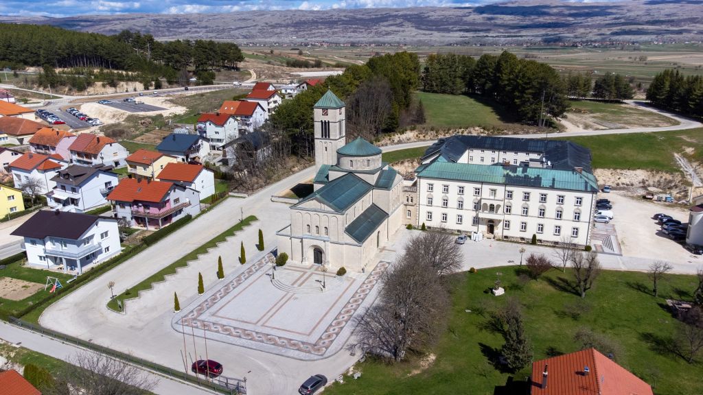 Franjevački samostan i crkva Svetog Nikole Tavelića Tomislavgrad