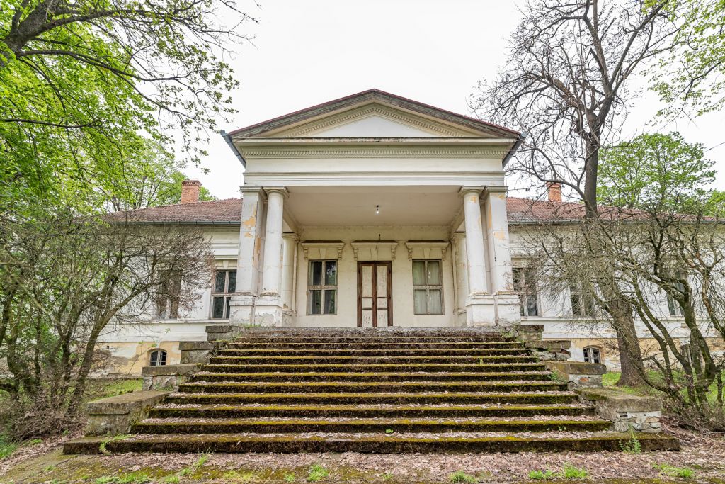 Dvorac Sokolac Novi Bečej