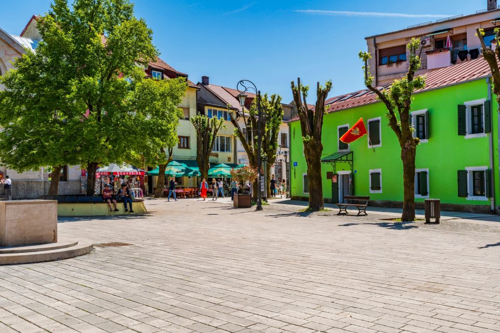 Dvorski trg Cetinje