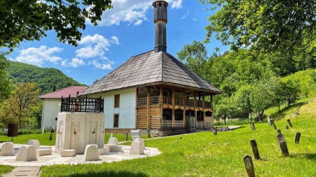 Džamija sultana Mehmeda II Fatiha Kraljeva Sutjeska Kakanj