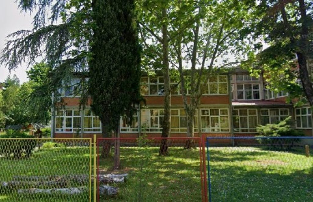 Gimnazija i stručna škola Nikola Tesla Apatin