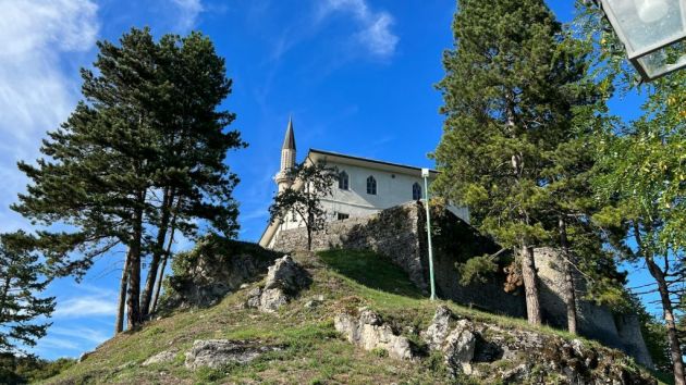 Gradska džamija Cazin