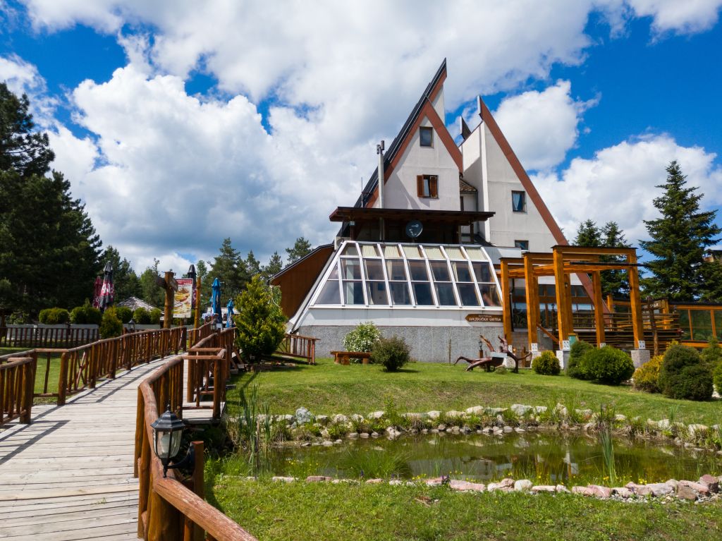 hotel Hajdučke vode na planini Borja kod Teslića