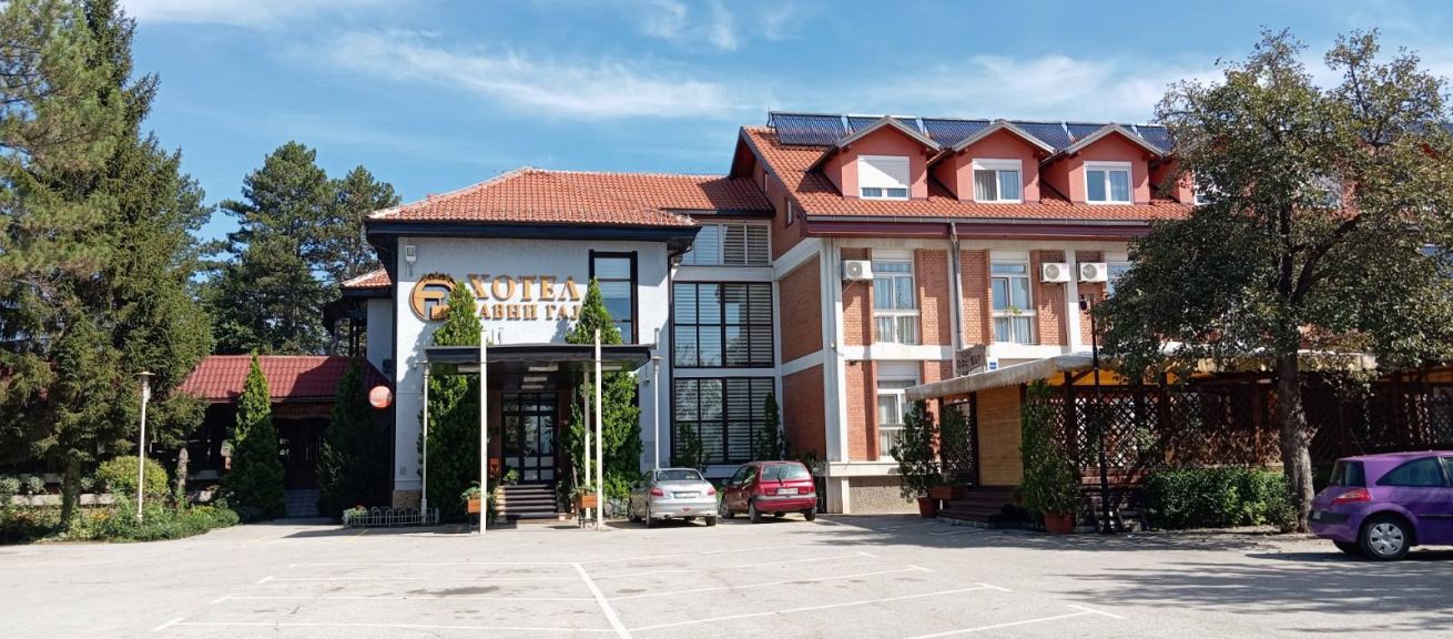 Hotel Ravni Gaj Knić