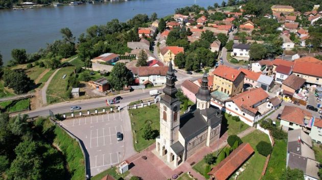 Hram rođenja Presvete Bogorodice Sremska Kamenica