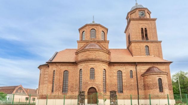 Hram sabora Svetih arhangela Veliko Središte Vršac