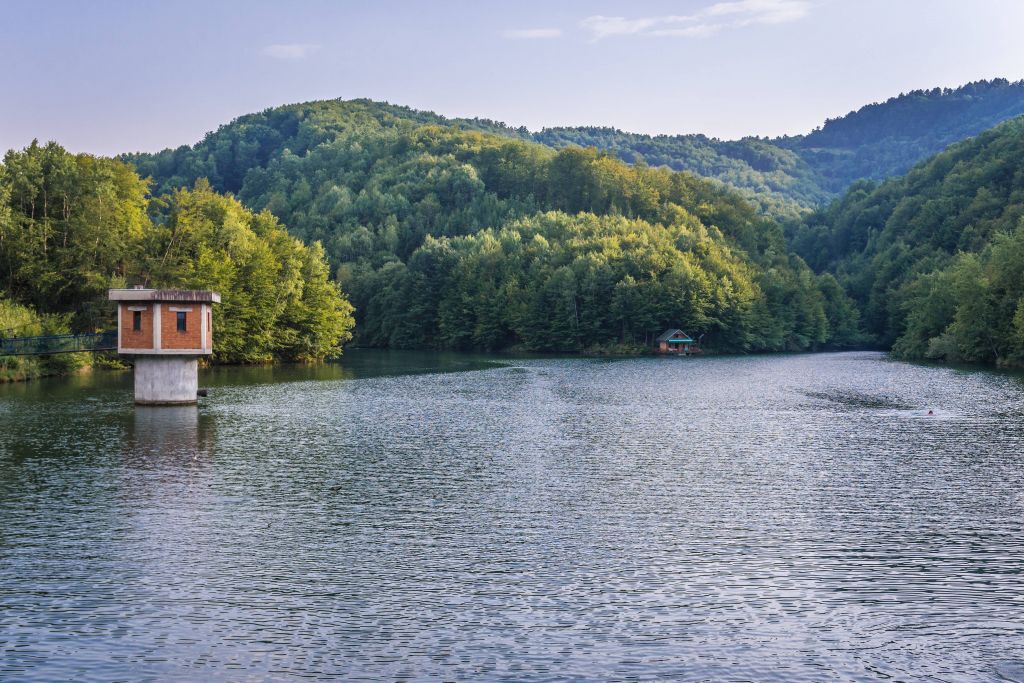 jezero Goli kamen Guča