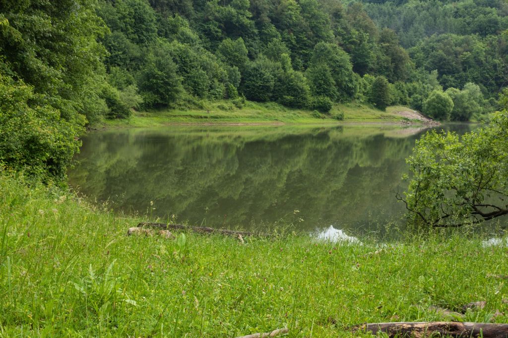 Jezero Veliki Zaton kod Majdanpeka