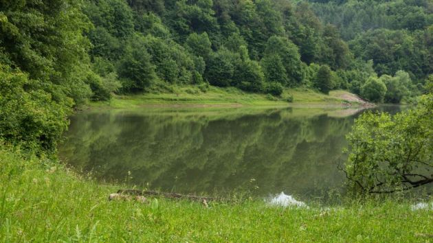 Jezero Veliki Zaton kod Majdanpeka