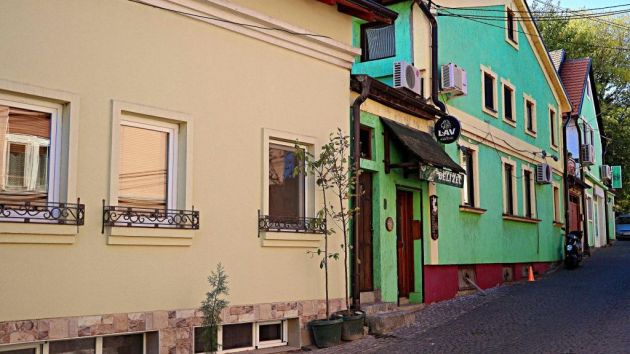 Kafana Beli zec Zemun