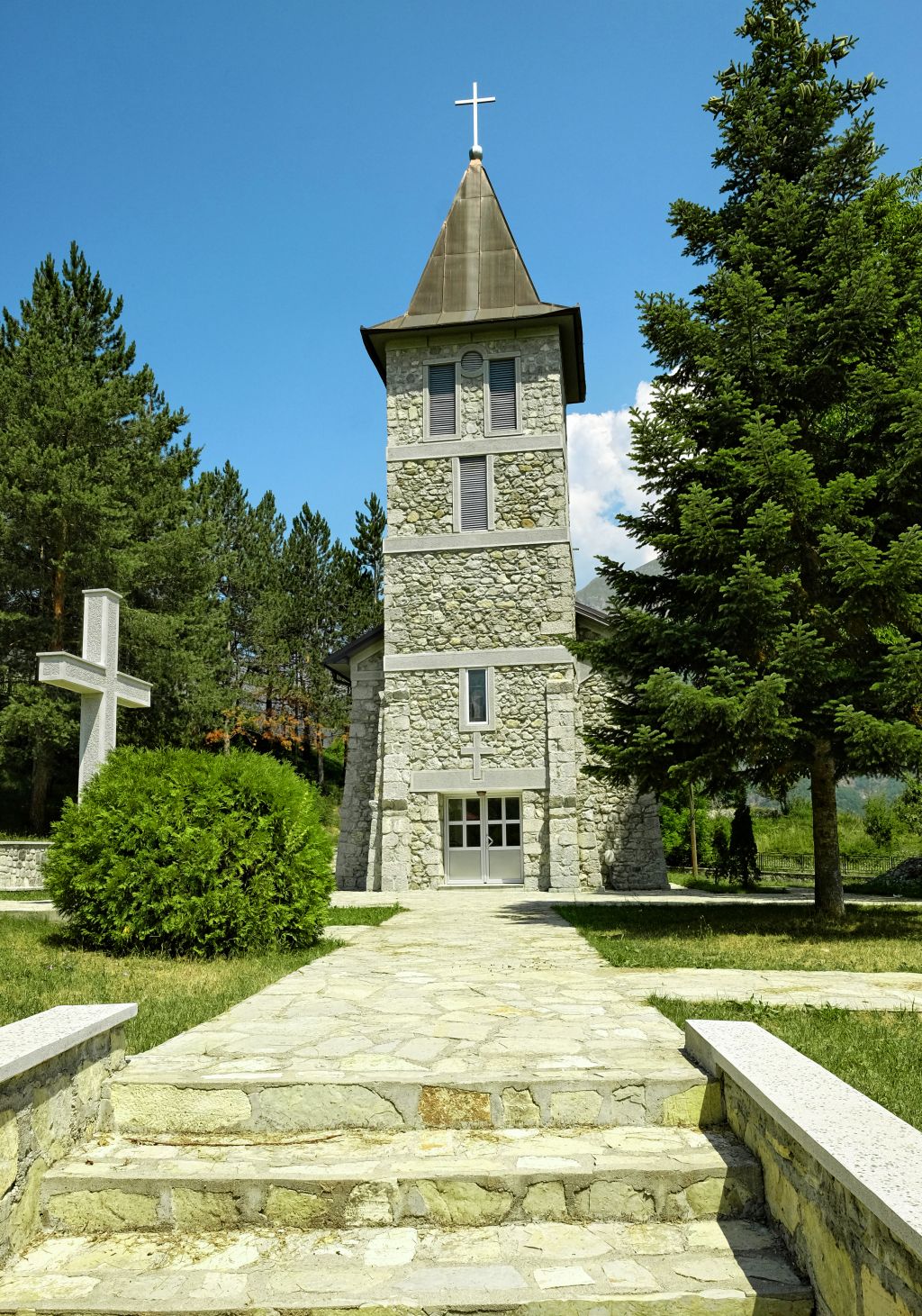 Katolička crkva Sveti Anton Dolja Gusinje