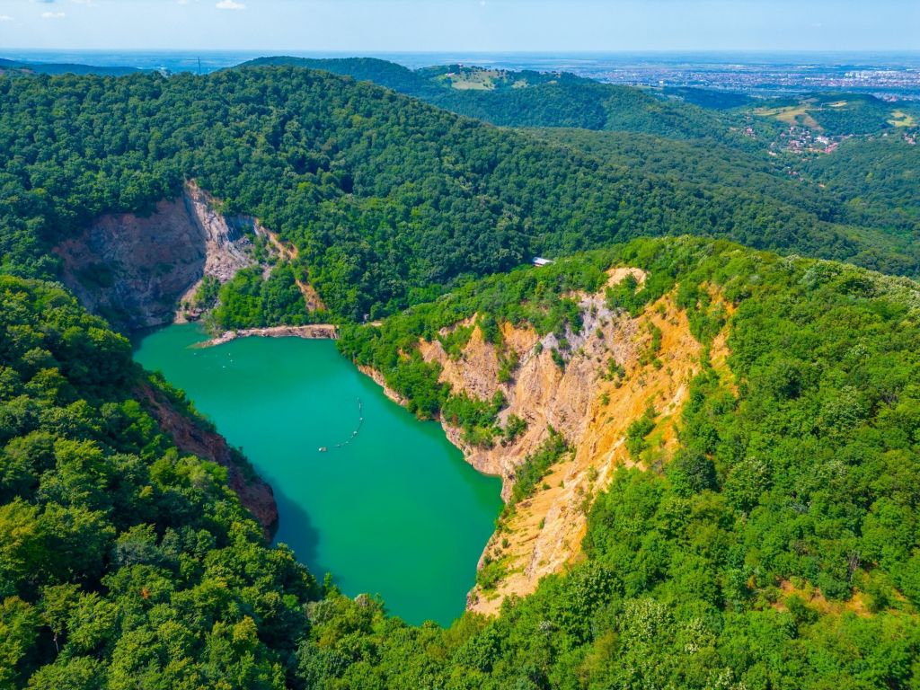 Ledinačko jezero na Fruškoj Gori