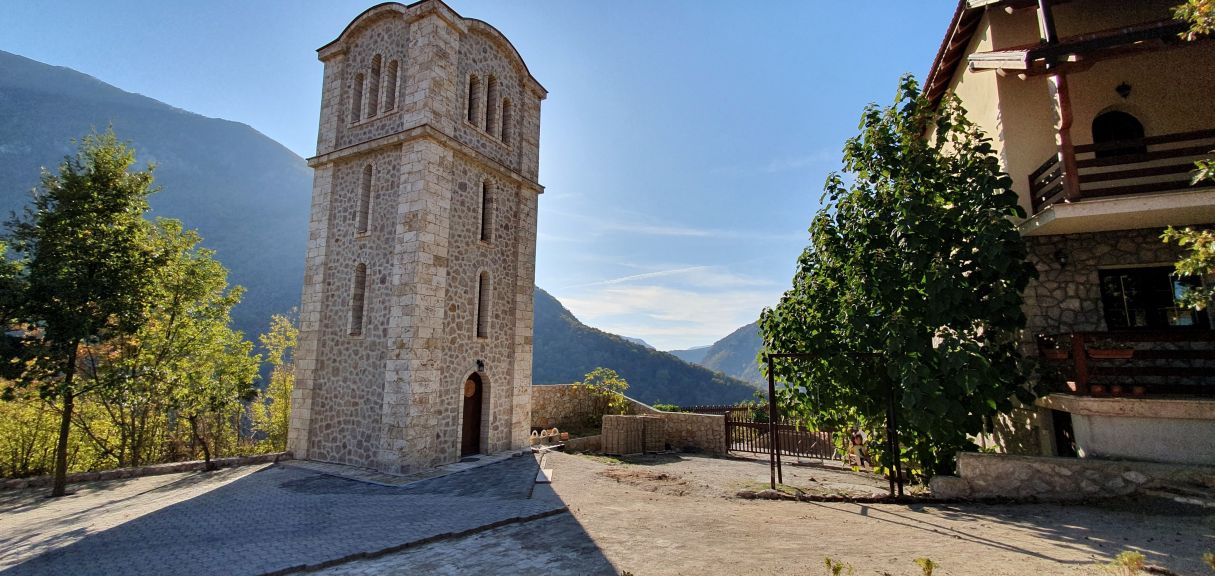 manastir Uspenje u Ovčarsko Kablarskoj klisuri