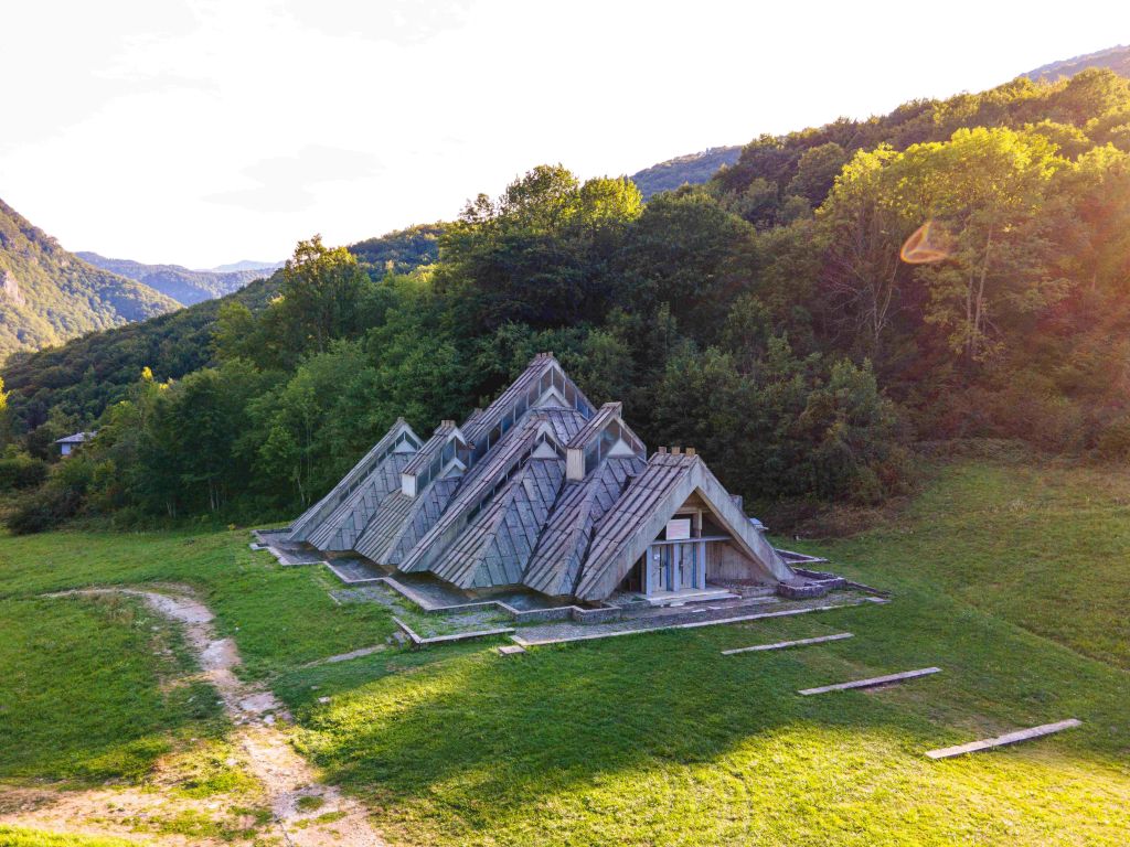 naselje Tjentište u NP Sutjeska