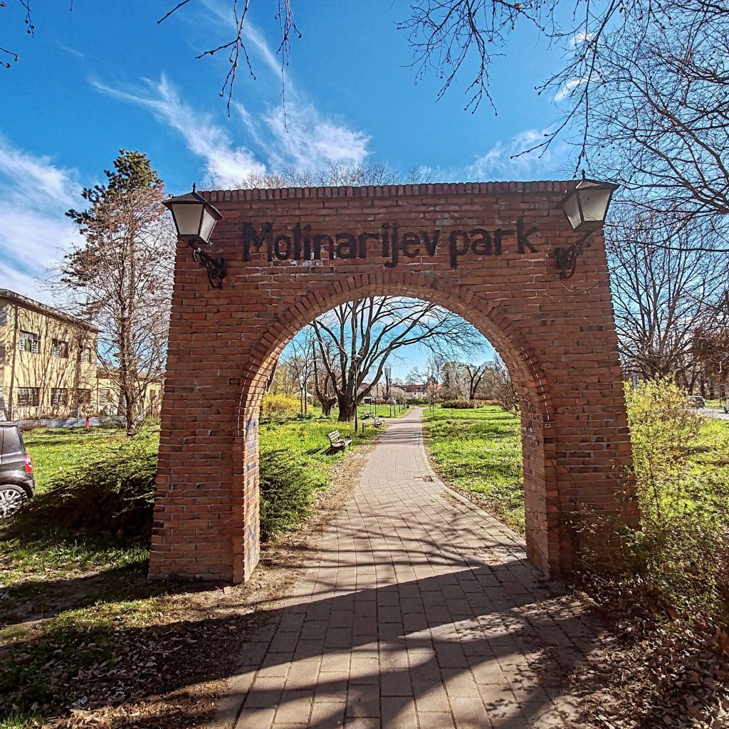 Molinarijev park Petrovardin