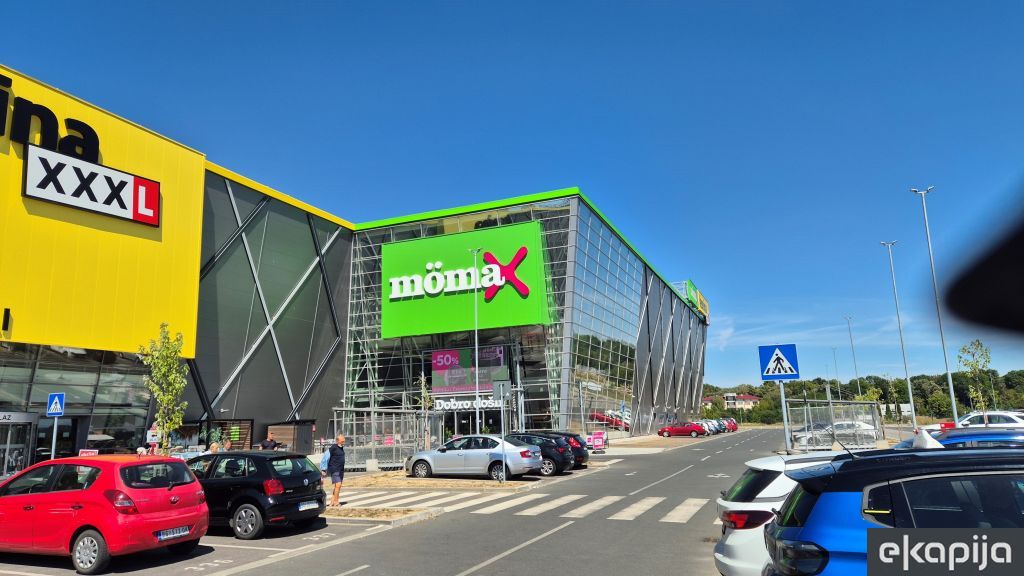 Robna kuća nameštaja Momax Novi Beograd