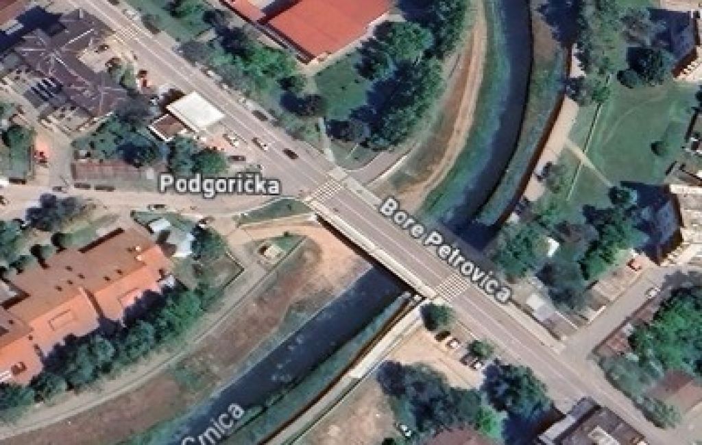 Most u Dragoljuba Jovanovića preko Crnice Paraćin
