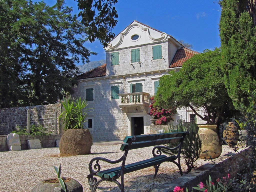 Muzej Mirko Komnenović Herceg Novi