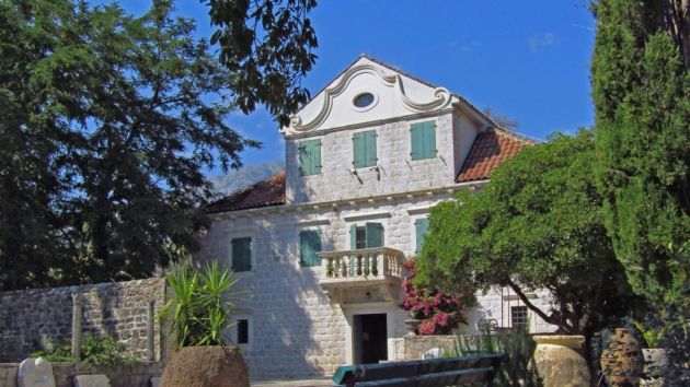 Muzej Mirko Komnenović Herceg Novi