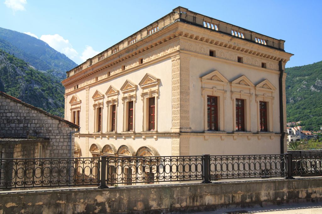 Napoleonovo pozorište Kotor