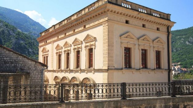 Napoleonovo pozorište Kotor