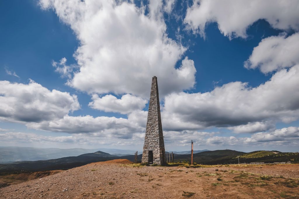 Obelisk Suvo Rudište Kopaonik