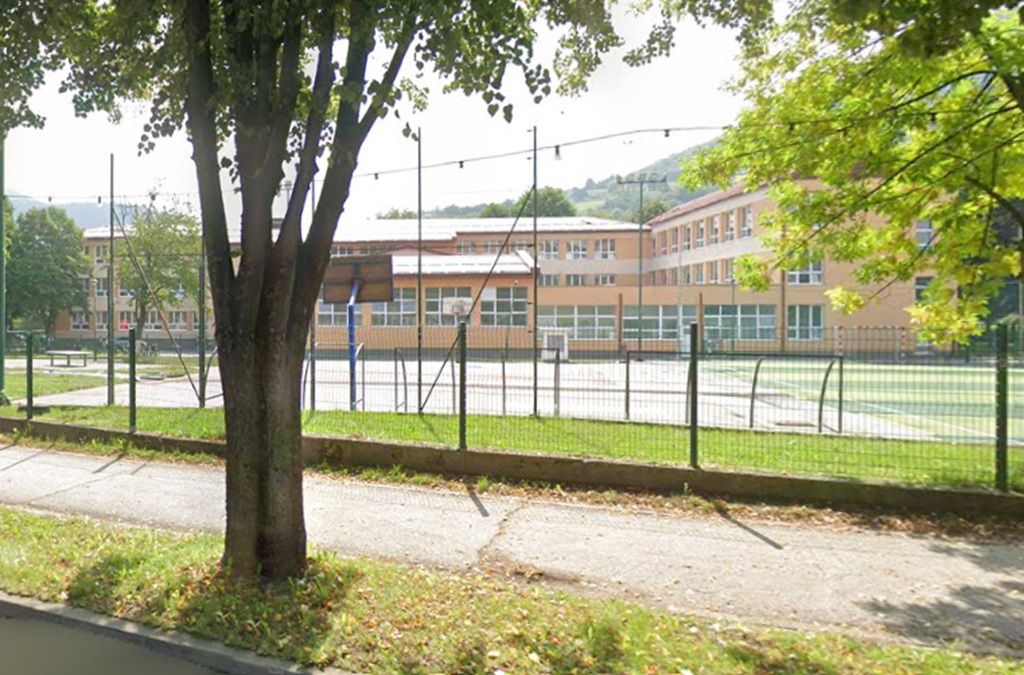 Osnovna škola 6. mart Hadžići