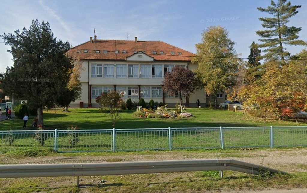 Osnovna škola Dvorovi Bijeljina