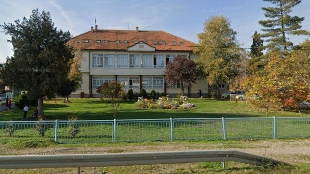 Osnovna škola Dvorovi Bijeljina