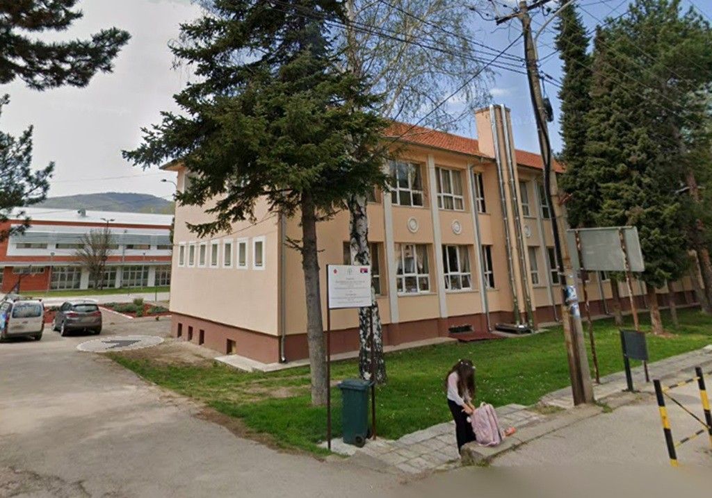 Osnovna škola Vitko i Sveta Gadžin Han