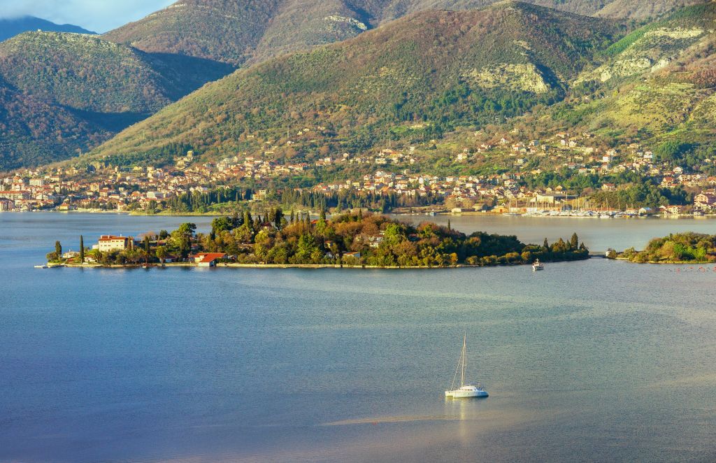 Ostrvo cvijeća kod Tivta