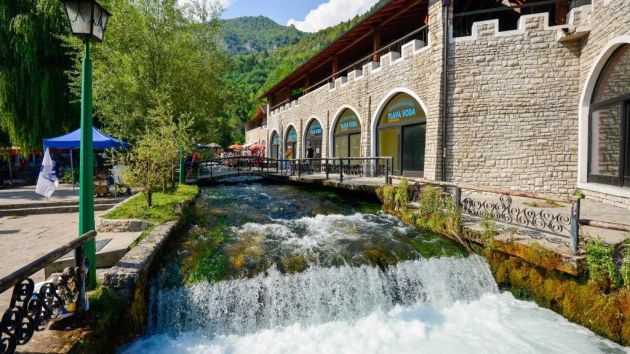 Plava voda Travnik