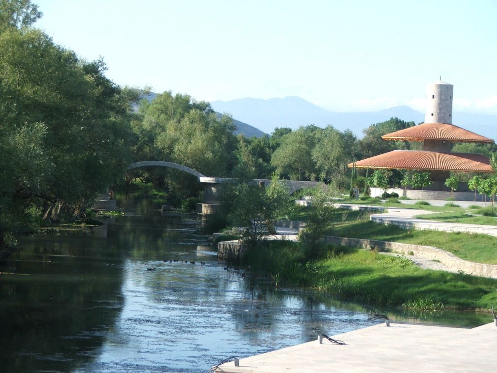 Plavnica Eco resort Skadarsko jezero