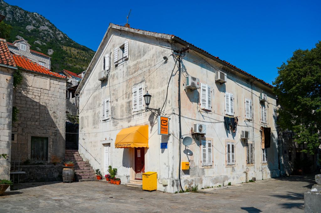 Pošta Crne Gore Perast