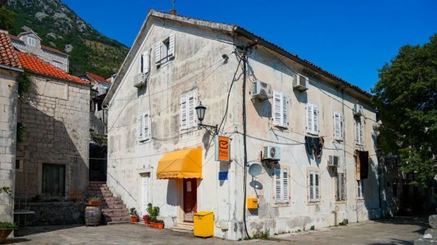 Pošta Crne Gore Perast