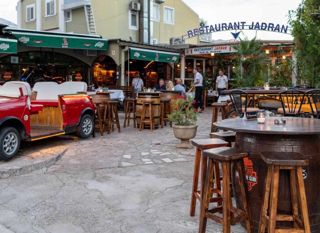 Restoran Jadran kod Krsta Budva