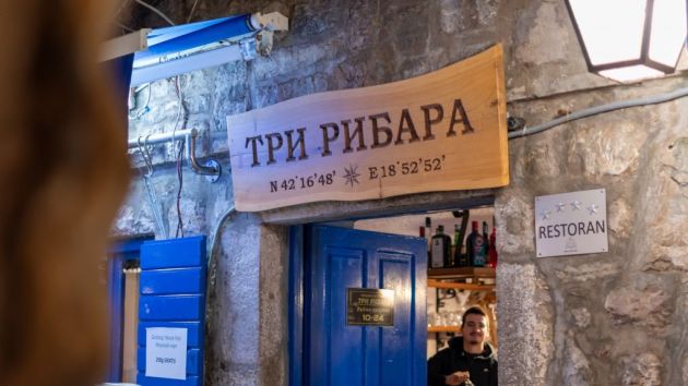 Restoran i apartmani Tri ribara Rafailovići Budva