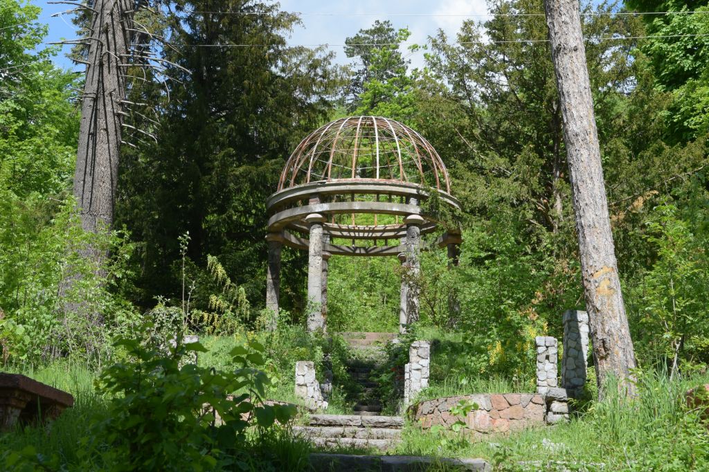 Rozarijum Grete Minh / Gretin park Rtanj