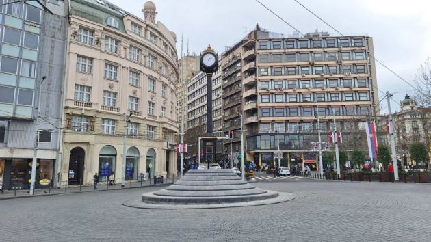 Beogradski sat i kružni tok na Trgu Republike Beograd